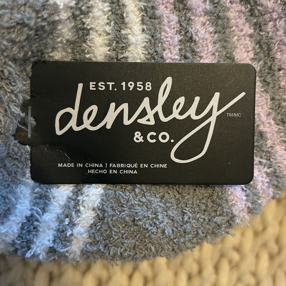 🆕 6 Pairs of Short Soft Fuzzy Socks Densely & CoWomen’s Size 9-11 - Picture 4 of 5